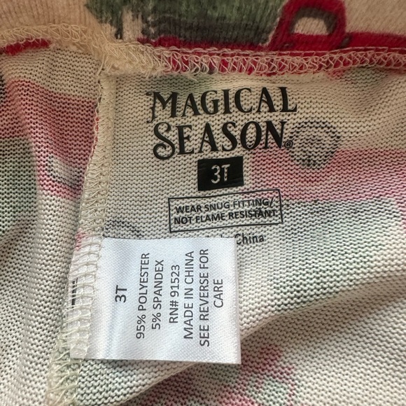 Magic Cream and Red Pajama Set with Heart Pattern - Picture 2 of 4